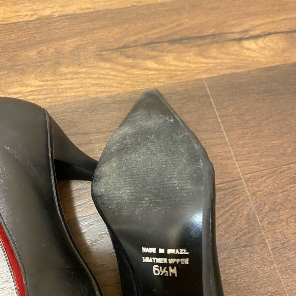 Horse-Bit Heels - Picture 3 of 6
